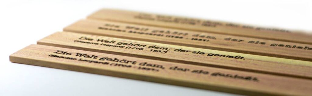 Lasergravur auf Zwetschge